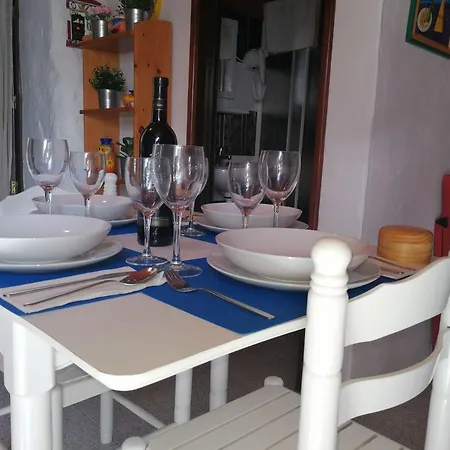 Casa Antonio Camacho *